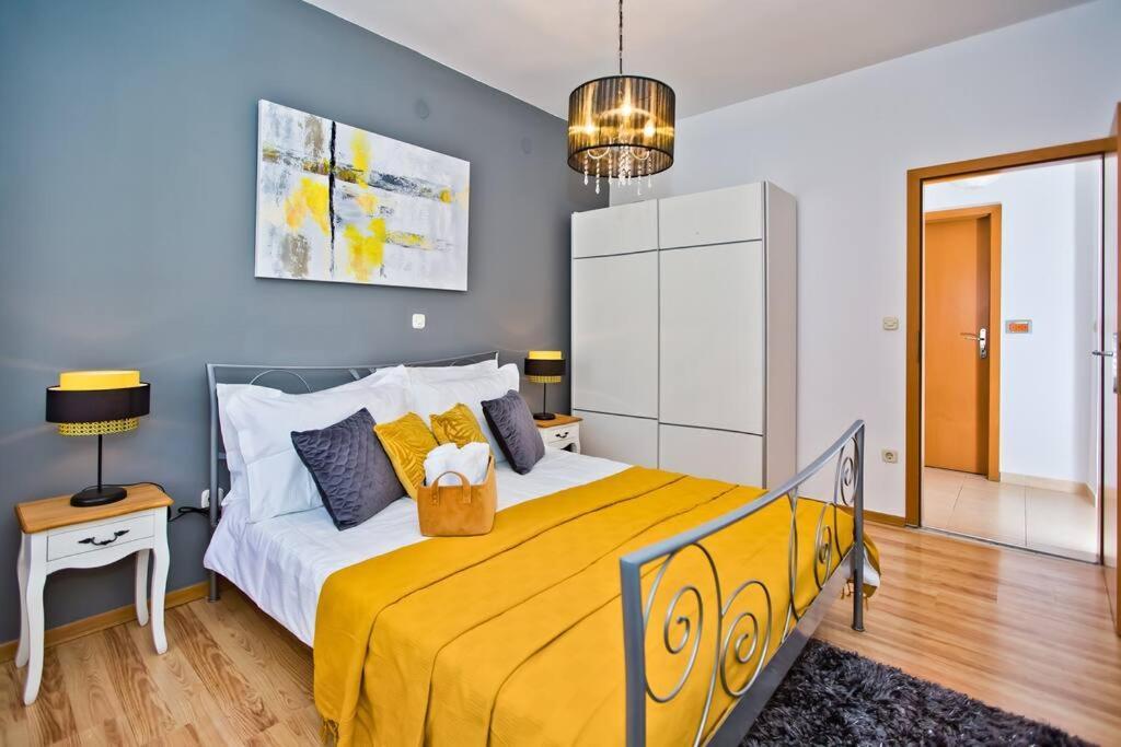 Apartman Tino With Two Sunny Terace Hvar Town Bagian luar foto