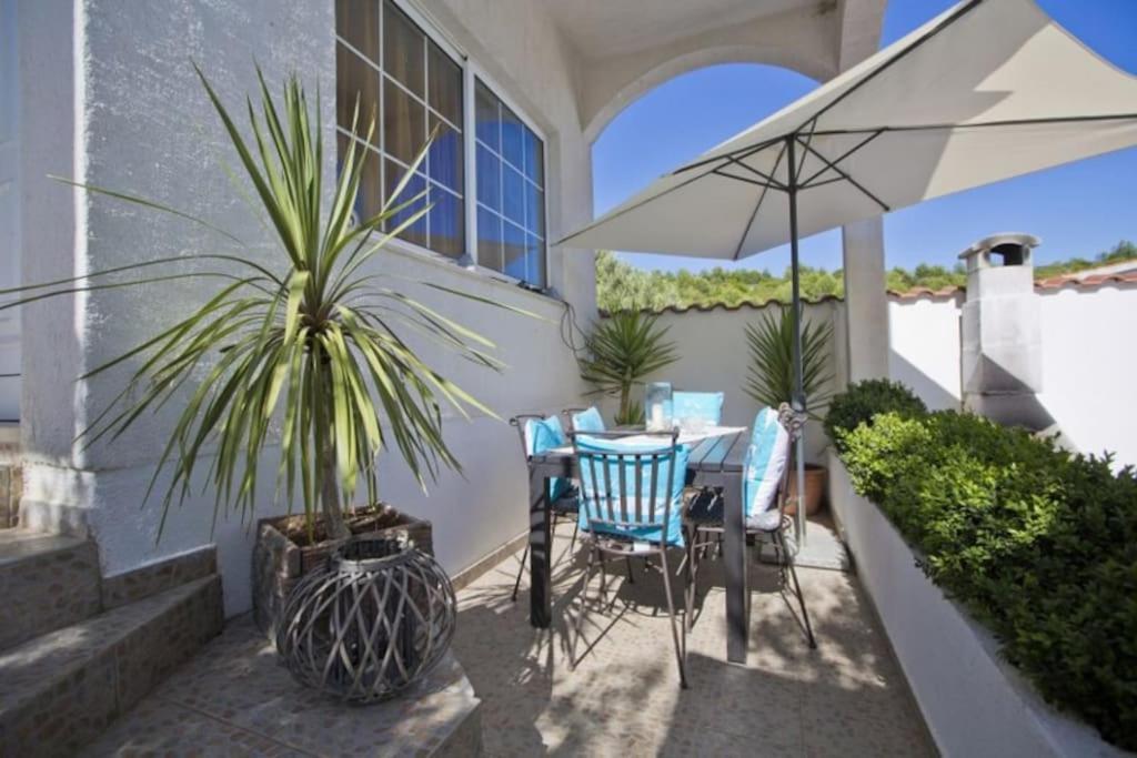 Apartman Tino With Two Sunny Terace Hvar Town Bagian luar foto