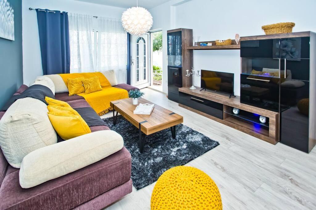 Apartman Tino With Two Sunny Terace Hvar Town Bagian luar foto