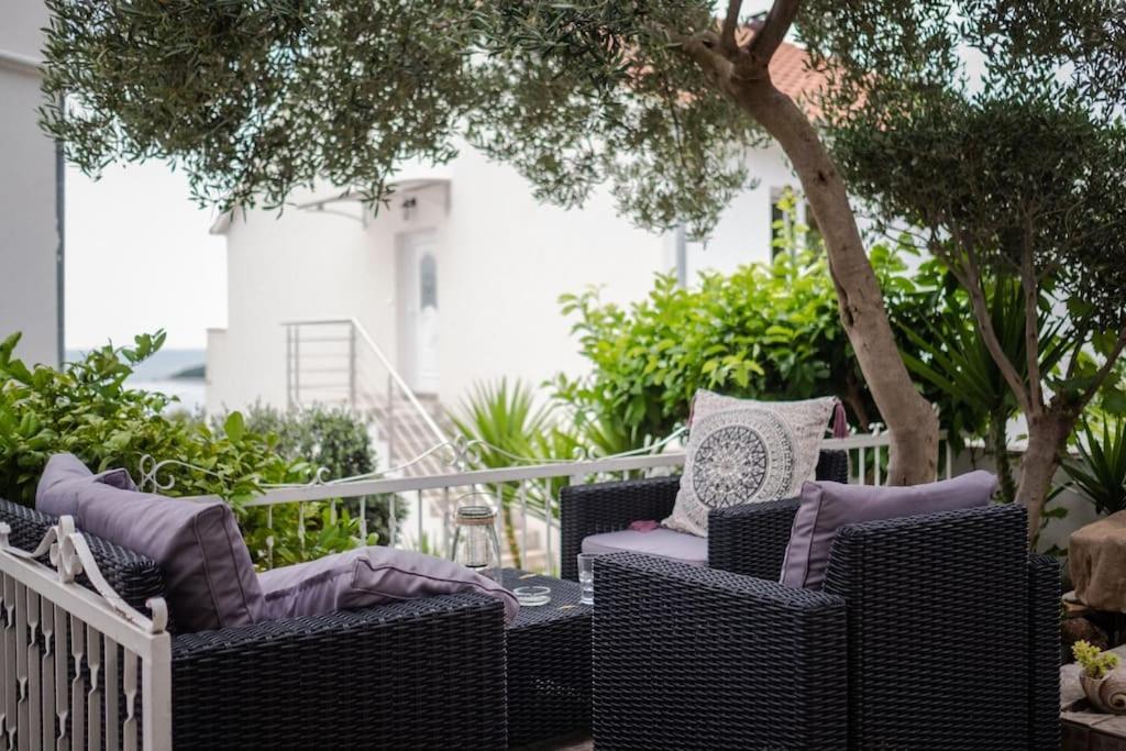 Apartman Tino With Two Sunny Terace Hvar Town Bagian luar foto