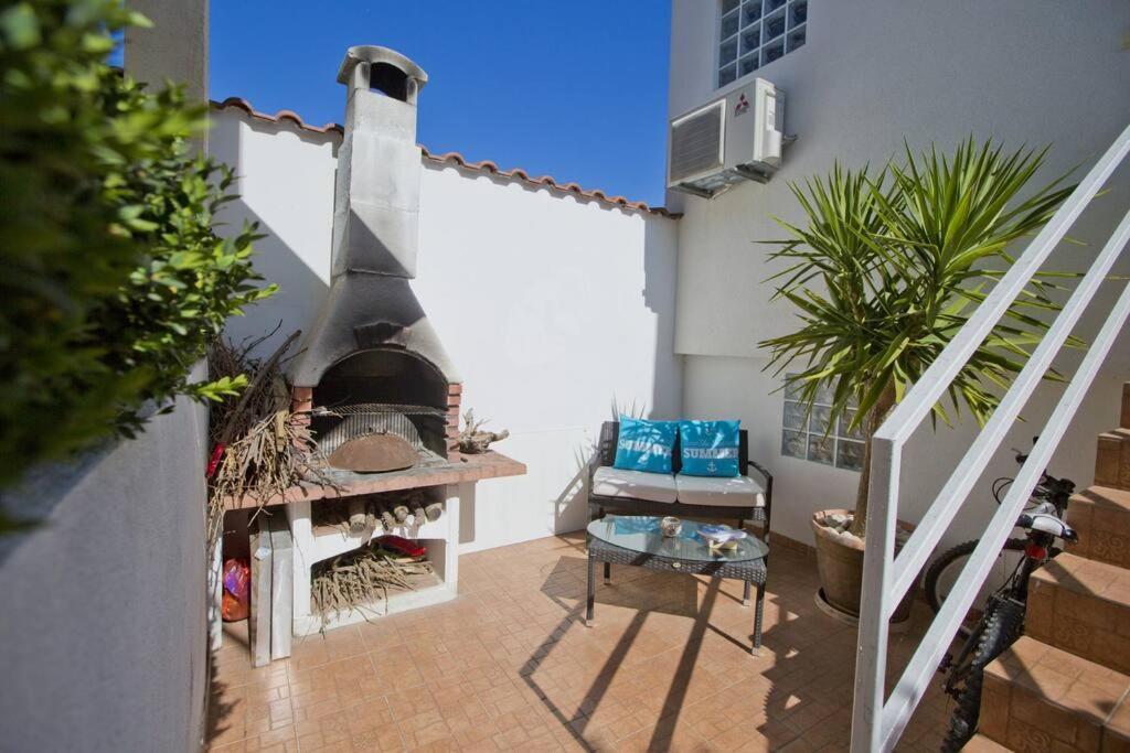 Apartman Tino With Two Sunny Terace Hvar Town Bagian luar foto