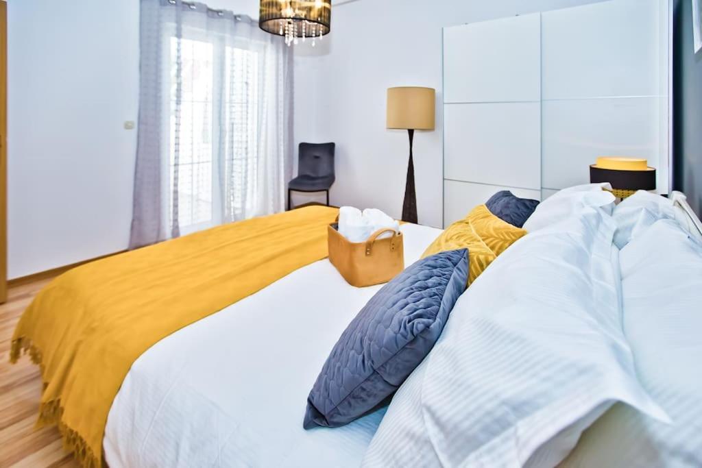 Apartman Tino With Two Sunny Terace Hvar Town Bagian luar foto
