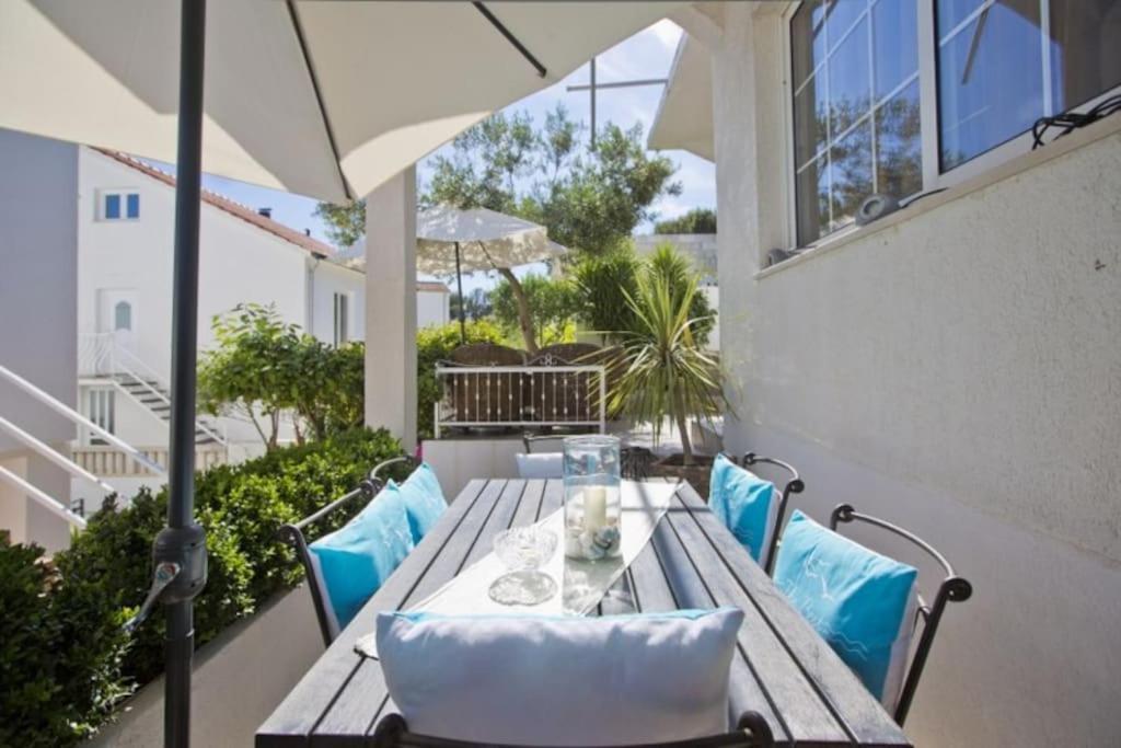 Apartman Tino With Two Sunny Terace Hvar Town Bagian luar foto