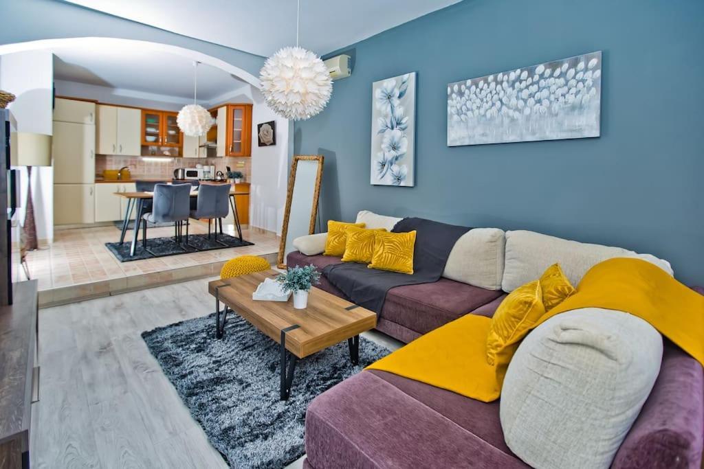 Apartman Tino With Two Sunny Terace Hvar Town Bagian luar foto